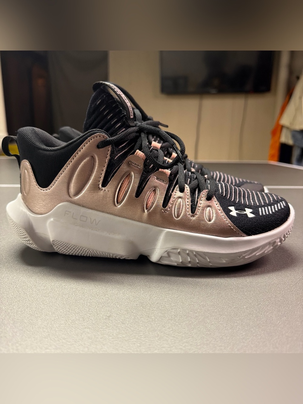 Under Armour Women's 8 Flow Breakthru 4 Basketball Shoes Black Rose Gold A302 - Picture 5 of 9
